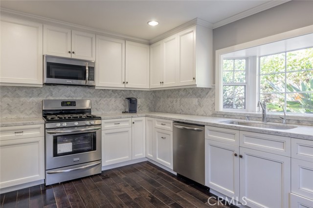 Detail Gallery Image 9 of 19 For 2021 Orchard Ln a,  La Canada Flintridge,  CA 91011 - 2 Beds | 1 Baths