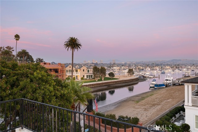 Detail Gallery Image 34 of 36 For 501 W Edgewater Ave, Newport Beach,  CA 92661 - 3 Beds | 3/1 Baths