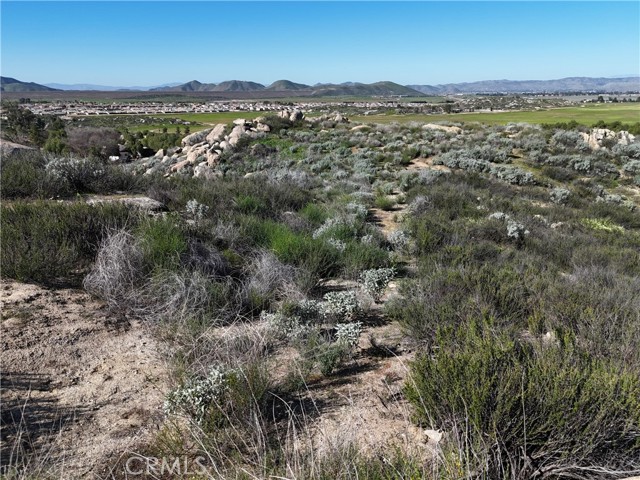 Detail Gallery Image 8 of 11 For 27 Starlight Mesa Dr, Hemet,  CA 92544 - – Beds | – Baths