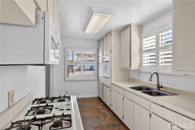 Detail Gallery Image 10 of 34 For 23819 Pennsylvania Ave., Torrance,  CA 90501 - 3 Beds | 1 Baths