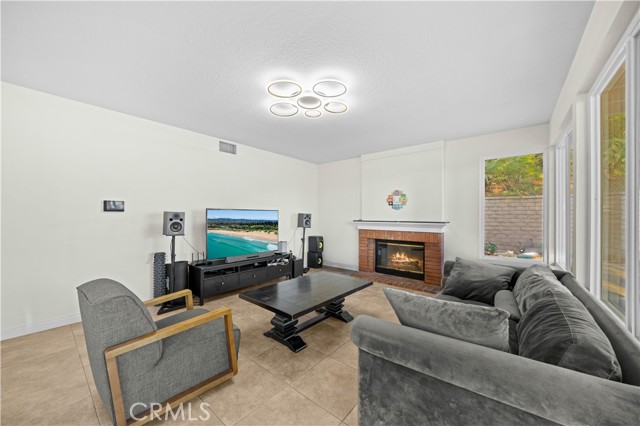 Detail Gallery Image 17 of 47 For 24670 Paseo De Toronto, Yorba Linda,  CA 92887 - 4 Beds | 3/1 Baths