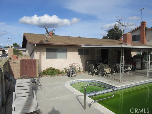 Detail Gallery Image 8 of 32 For 3636 Mapleleaf Dr, Riverside,  CA 92503 - 4 Beds | 2 Baths