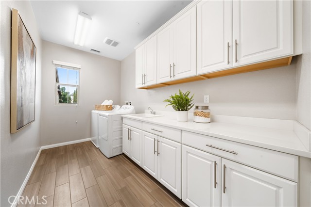 Detail Gallery Image 42 of 47 For 102 Yellow Pine, Irvine,  CA 92618 - 4 Beds | 4 Baths