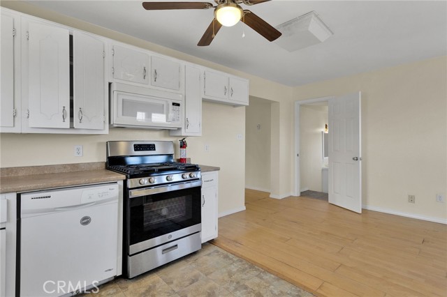 Detail Gallery Image 14 of 29 For 113 E Cottage, Barstow,  CA 92311 - 3 Beds | 1 Baths