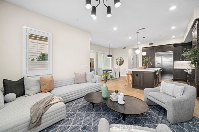 Detail Gallery Image 5 of 46 For 163 Crossover, Irvine,  CA 92618 - 4 Beds | 3/1 Baths