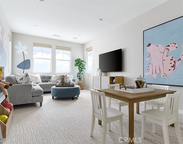 Detail Gallery Image 6 of 13 For 18208 Aerie Way, Canyon Country,  CA 91350 - 4 Beds | 3 Baths