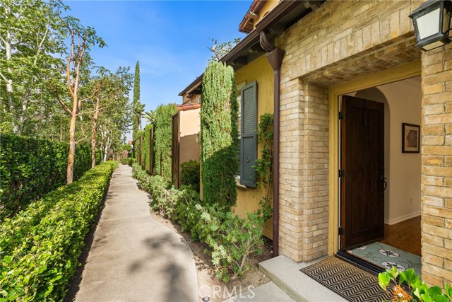 Detail Gallery Image 2 of 52 For 82 Bower Tree, Irvine,  CA 92603 - 3 Beds | 2/1 Baths