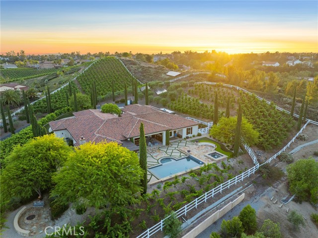 33260 Susan Grace Court, Temecula CA: https://media.crmls.org/medias/326e2727-f958-4541-b059-ebc552f67cb4.jpg