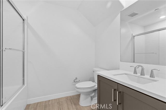 Detail Gallery Image 29 of 40 For 430 Transport, Tustin,  CA 92782 - 4 Beds | 3/1 Baths