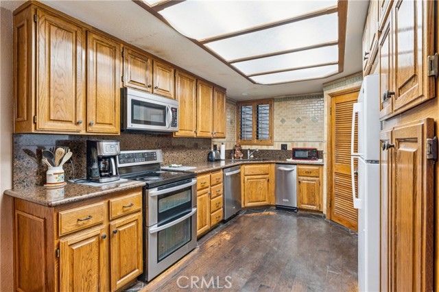 27496 White Fir Drive, Lake Arrowhead, CA 92352