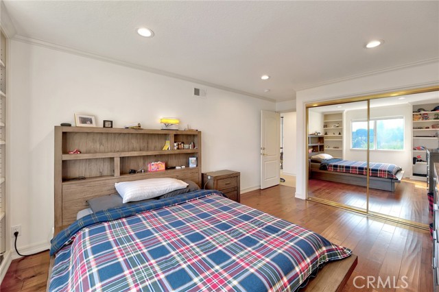 19654 Pine Valley Way, Porter Ranch CA: https://media.crmls.org/medias/326f59bc-c981-4bae-9f93-f4821970d2eb.jpg