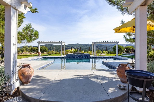 1549 Via Rojas, Templeton CA: https://media.crmls.org/medias/326fd0af-773c-4e80-bf2d-42310b8a10be.jpg