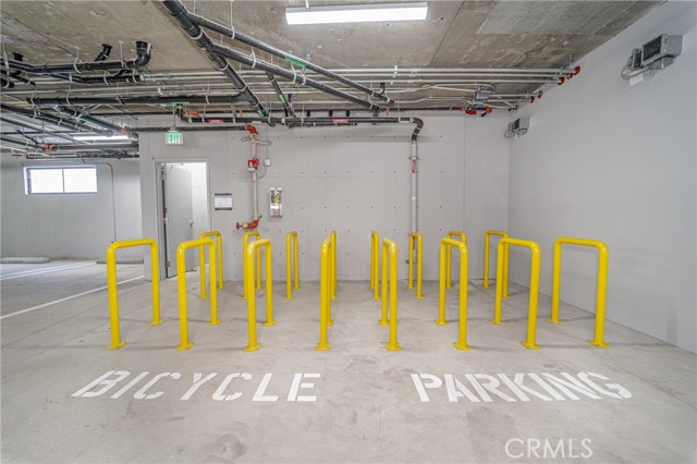 2828 London Street, Los Angeles CA: https://media.crmls.org/medias/326fd745-9c58-47bb-b736-347b9bccd706.jpg