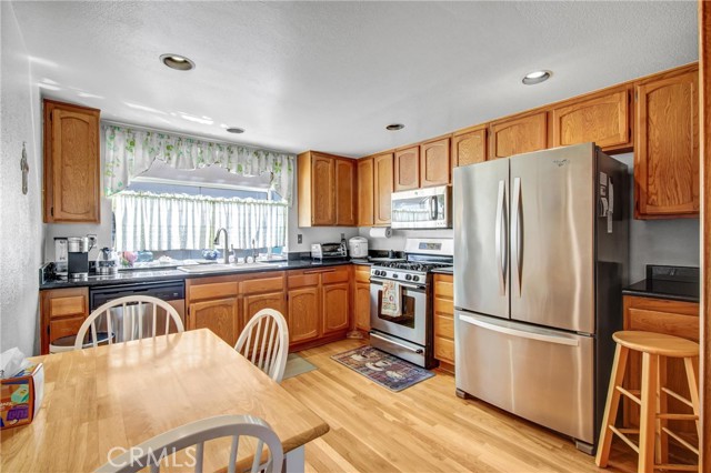 2300 Maple Ave, Torrance CA: https://media.crmls.org/medias/326fdfb3-0ae4-4063-907f-4380dfb82a2a.jpg