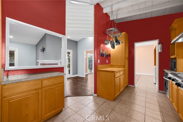 Detail Gallery Image 9 of 27 For 741 E Hawthorne St, Ontario,  CA 91764 - 3 Beds | 2 Baths