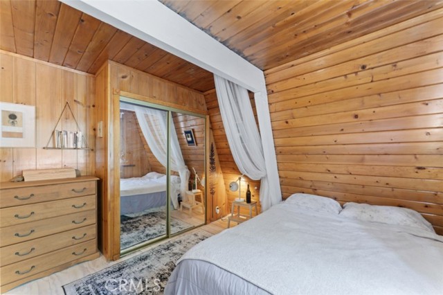 1320 Woodland Drive, Pine Mountain Club CA: https://media.crmls.org/medias/327027e1-329d-4497-87e1-5eb2d1da16bd.jpg