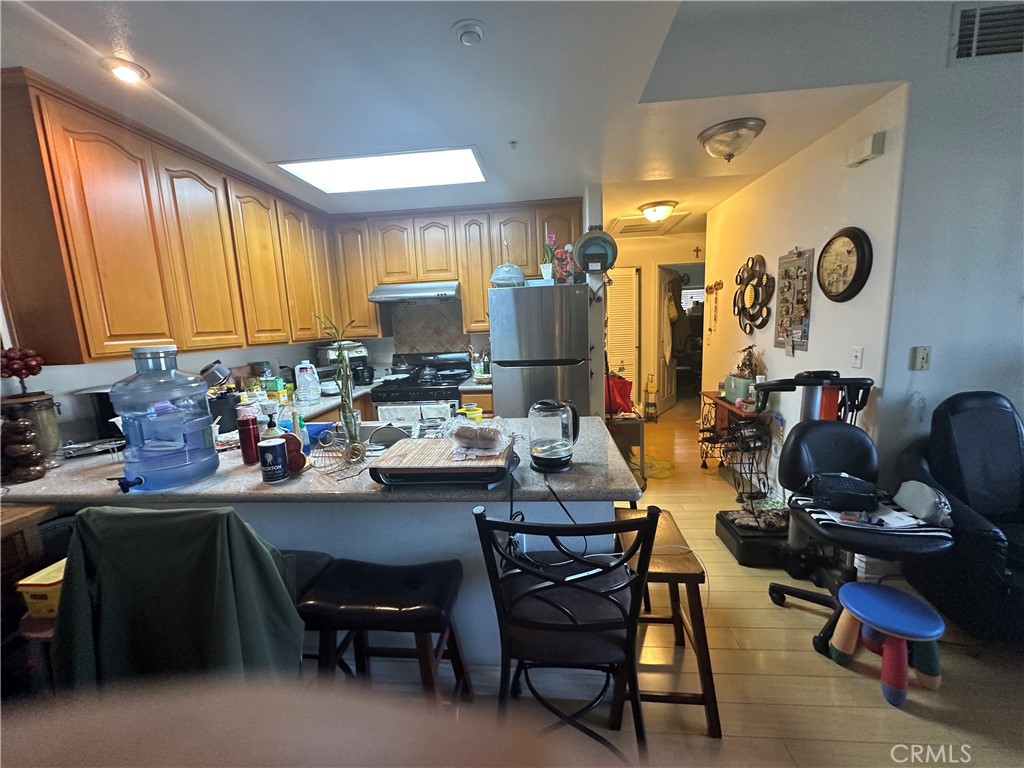 https://media.crmls.org/medias/327053d0-8016-40f8-895e-e9aa8290df5a.jpg?preset=X-Large