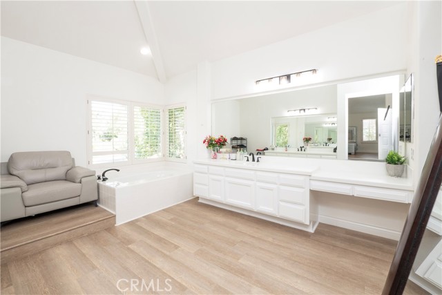 5 Encinal, Lake Forest CA: https://media.crmls.org/medias/32709f52-e0e6-4cb1-aada-f38ad2c32e35.jpg