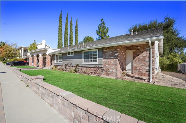 12446 Kenny Drive, Granada Hills CA: https://media.crmls.org/medias/3270a88b-89cc-4660-81d6-fa18d4bcaf6e.jpg