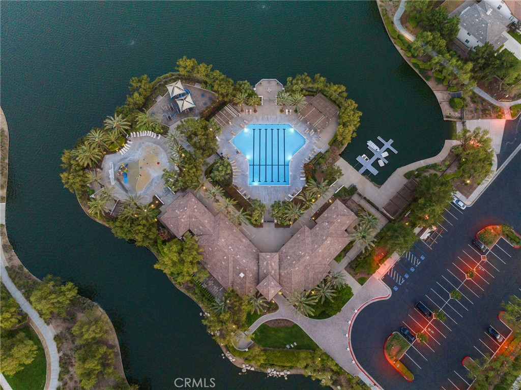 https://media.crmls.org/medias/327112aa-ae89-4a6c-835d-46d37c227c89.jpg?preset=X-Large