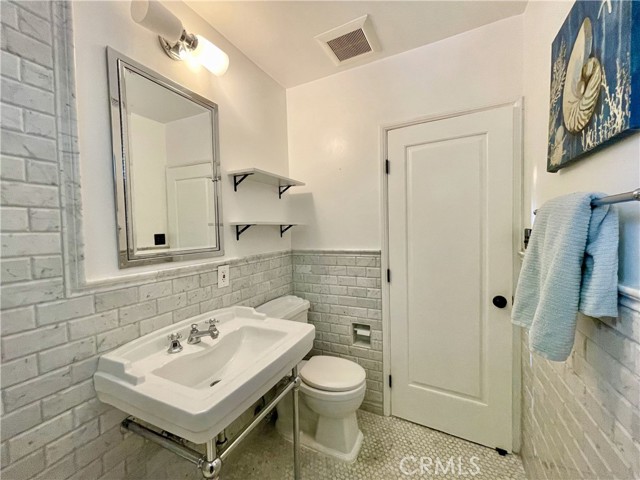 Detail Gallery Image 21 of 30 For 1761 Brook Ln, Glendale,  CA 91208 - 2 Beds | 1 Baths