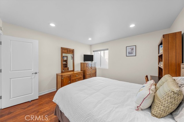 Detail Gallery Image 19 of 27 For 760 Manhattan Beach Blvd #B,  Manhattan Beach,  CA 90266 - 3 Beds | 3 Baths