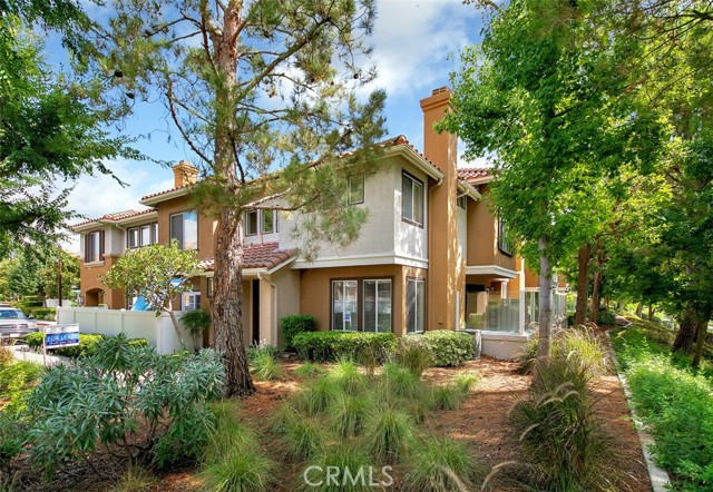 123 Valley View Terrace, Mission Viejo CA: https://media.crmls.org/medias/32727994-56a7-4119-9caf-a61b4d6a509c.jpg