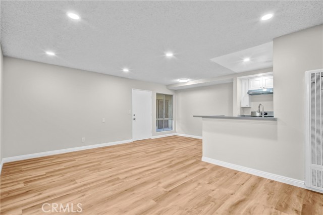 Detail Gallery Image 7 of 24 For 812 Coriander Dr #F,  Torrance,  CA 90502 - 1 Beds | 1 Baths