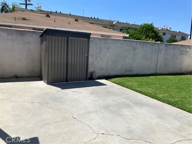 10047 Flora Vista Street, Bellflower CA: https://media.crmls.org/medias/32742143-3fb1-4525-a281-c4b93110e2bc.jpg