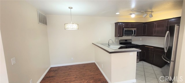 Detail Gallery Image 7 of 15 For 2764 Heritage, Pasadena,  CA 91107 - 3 Beds | 2/1 Baths