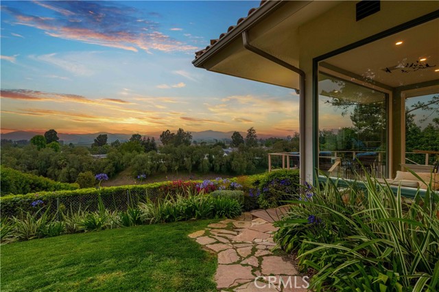 1525 Ramona Drive, Camarillo CA: https://media.crmls.org/medias/3274c5cd-4965-4eac-a4b0-cf9401189bef.jpg