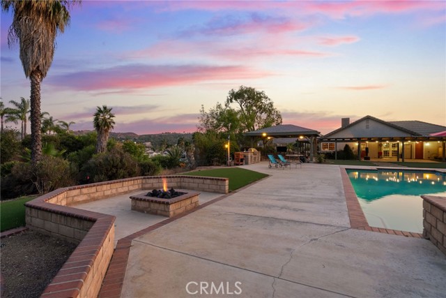 15725 Terraceview Court, Riverside CA: https://media.crmls.org/medias/32757b38-2b2a-442b-af08-edb8d3658dca.jpg