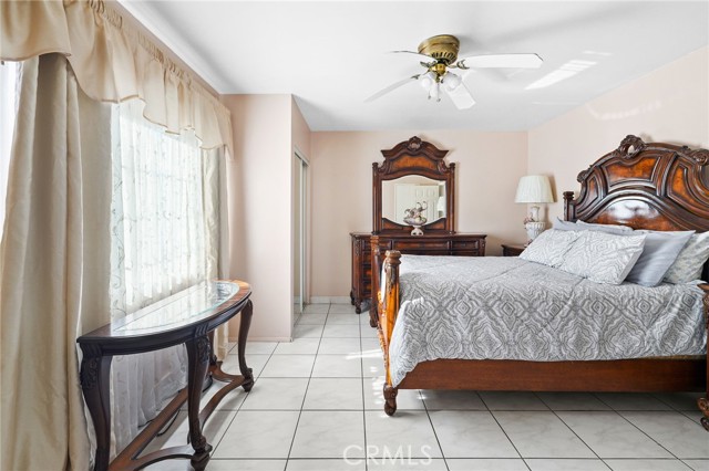 Detail Gallery Image 12 of 36 For 6133 Orchard Ave, Huntington Park,  CA 90255 - 4 Beds | 3 Baths