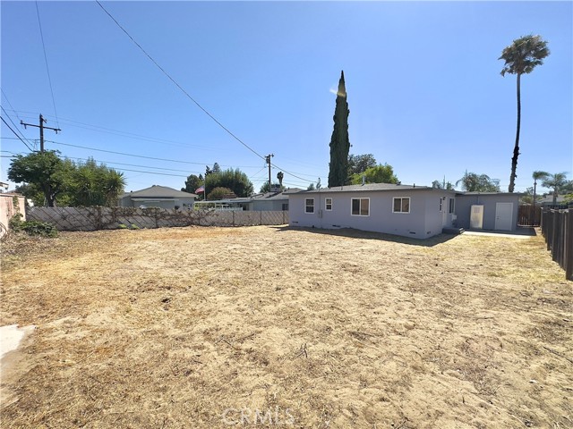 9459 Kaiser Avenue, Fontana CA: https://media.crmls.org/medias/3276b51a-4cc6-419f-bc76-2c32c0d0d31c.jpg