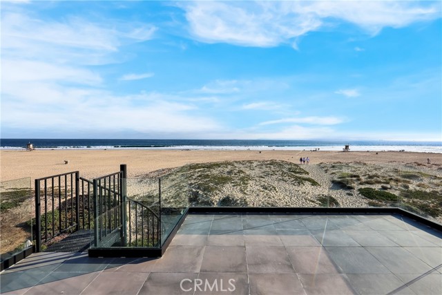 7210 W. Oceanfront, Newport Beach CA: https://media.crmls.org/medias/3276c1bb-209a-4530-9b95-b6cbdcbfcde2.jpg