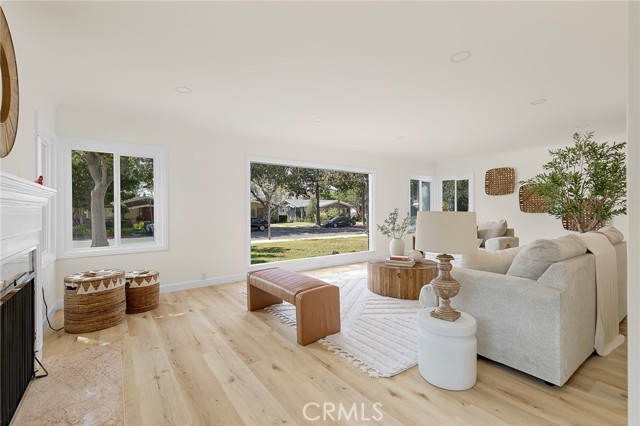 Detail Gallery Image 5 of 42 For 301 W Malvern Ave, Fullerton,  CA 92832 - 3 Beds | 3 Baths