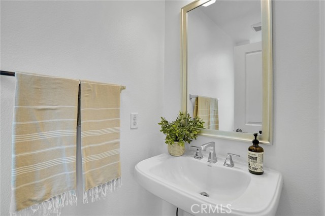 Detail Gallery Image 9 of 42 For 1512 W Artesia Square #F,  Gardena,  CA 90248 - 3 Beds | 3/1 Baths