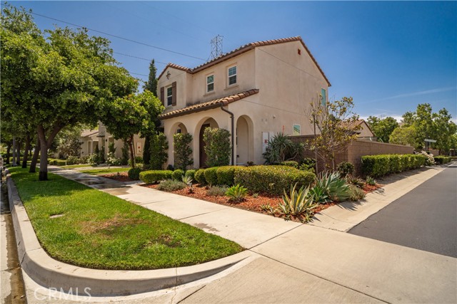 Detail Gallery Image 2 of 58 For 4058 E Heritage Ln, Ontario,  CA 91761 - 3 Beds | 2/1 Baths