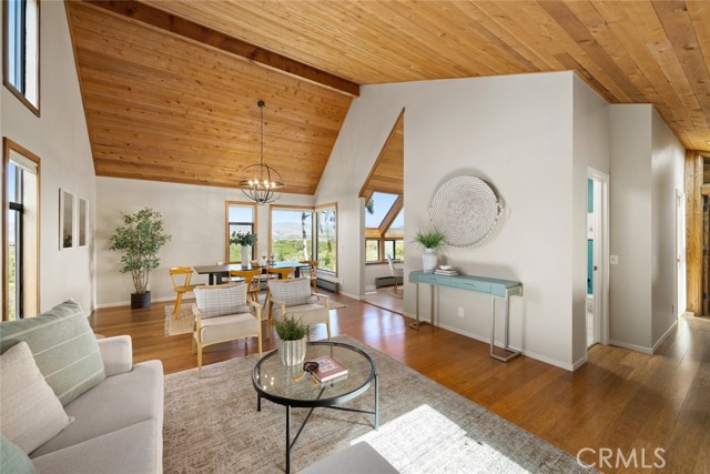 1606 Valley View Drive, Los Osos CA: https://media.crmls.org/medias/3277a989-d367-44c8-8277-10b0baea4487.jpg