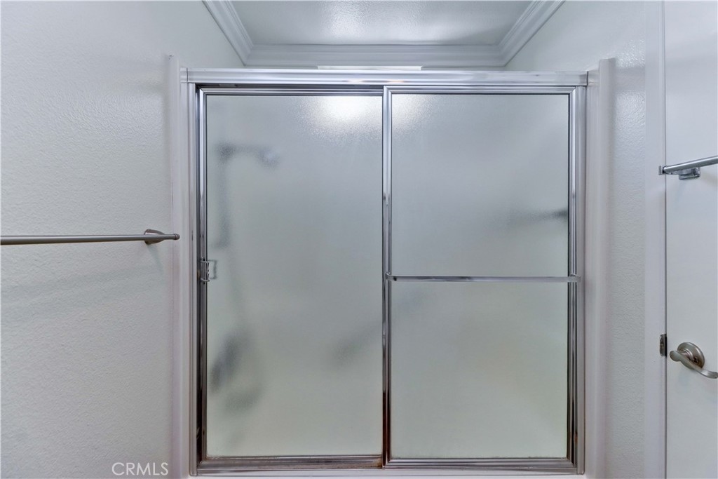 https://media.crmls.org/medias/3277ab1d-4f14-45dc-9d0f-3e69a97c251e.jpg?preset=X-Large