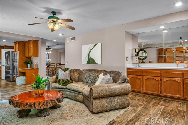 Detail Gallery Image 11 of 36 For 24507 Starlight Ln, West Hills,  CA 91307 - 4 Beds | 2/1 Baths