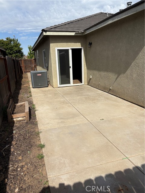 Detail Gallery Image 12 of 14 For 4032 Wood Creek Ct, Merced,  CA 95348 - 4 Beds | 2 Baths
