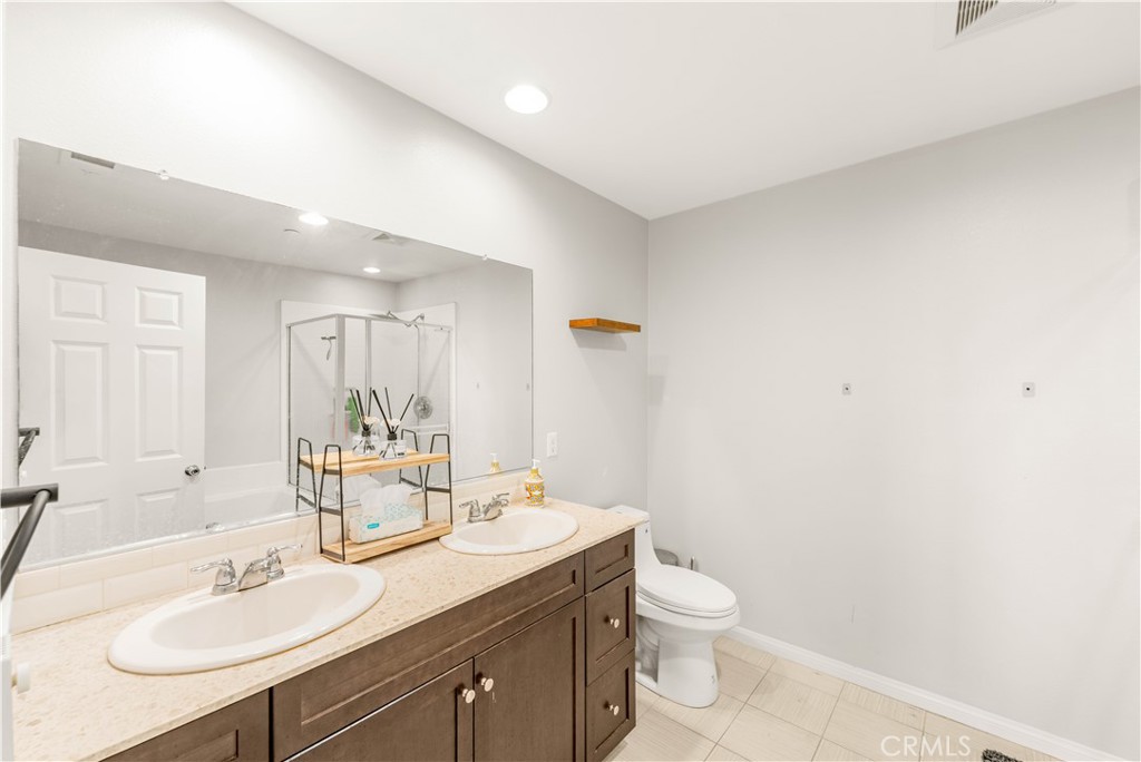 MLS #OC25267507 image #16