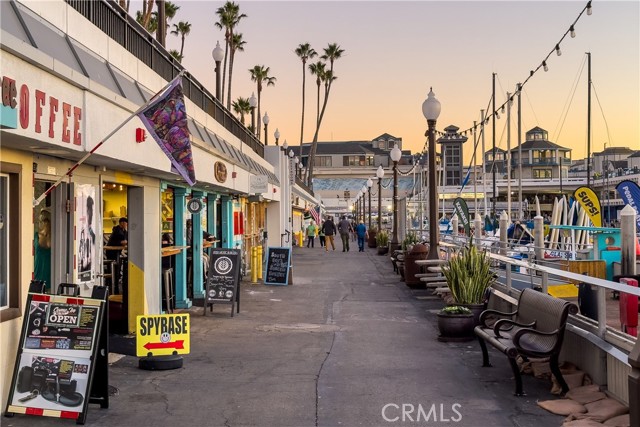 Detail Gallery Image 61 of 66 For 555 Esplanade #320,  Redondo Beach,  CA 90277 - 2 Beds | 2 Baths