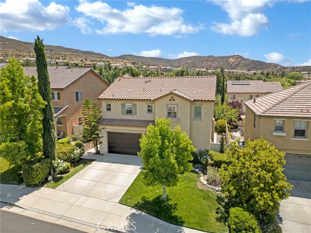 Detail Gallery Image 2 of 38 For 27027 Mountain Willow Ln, Canyon Country,  CA 91387 - 3 Beds | 2/1 Baths