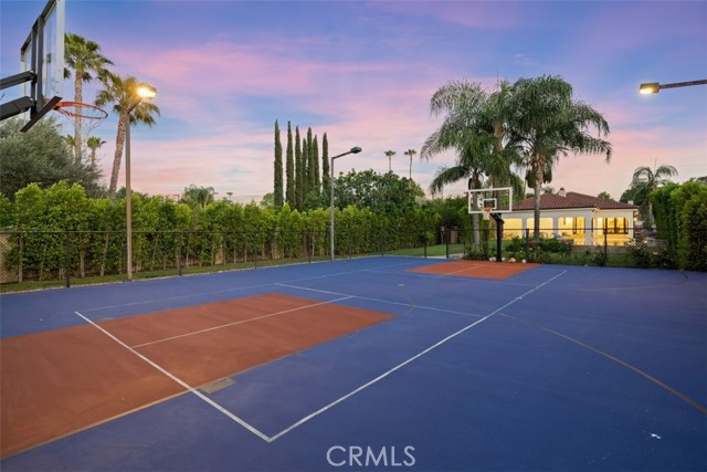 22953 Oxnard Street, Woodland Hills CA: https://media.crmls.org/medias/327b7a7c-89f1-4f7b-80c3-949e92ac347e.jpg