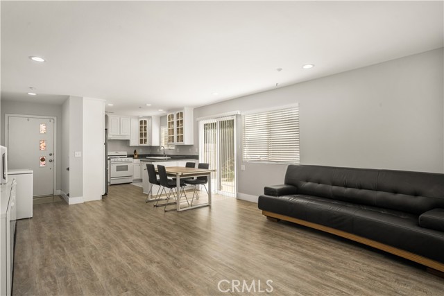 Detail Gallery Image 11 of 36 For 418 E Olive #B, Monrovia,  CA 91016 - 3 Beds | 2/1 Baths