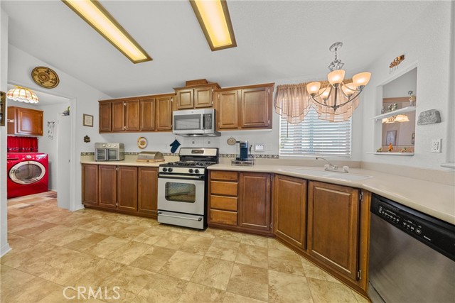 Detail Gallery Image 13 of 48 For 12650 California St #80,  Yucaipa,  CA 92399 - 3 Beds | 2 Baths