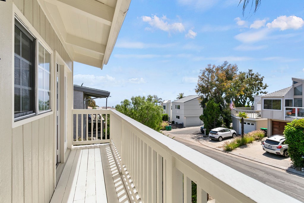 Detail Gallery Image 9 of 28 For 922 Tia Juana St, Laguna Beach,  CA 92651 - 3 Beds | 2 Baths