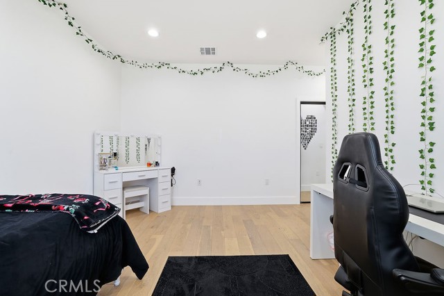 Detail Gallery Image 15 of 32 For 6511 N Contour Ln, North Hollywood,  CA 91606 - 3 Beds | 3/1 Baths